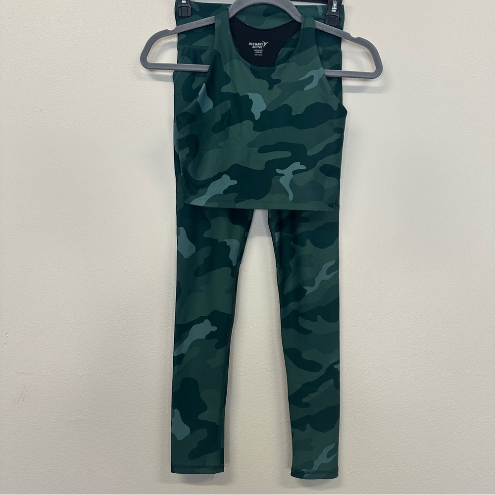 Old Navy Green Camo Sports Bra